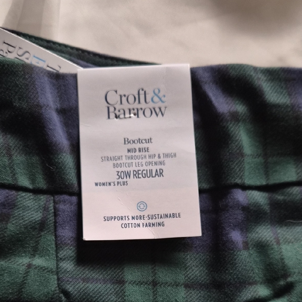 NWT Croft & Barrow Navy and Forest Plaid Pants Size 30W - Picture 2 of 8